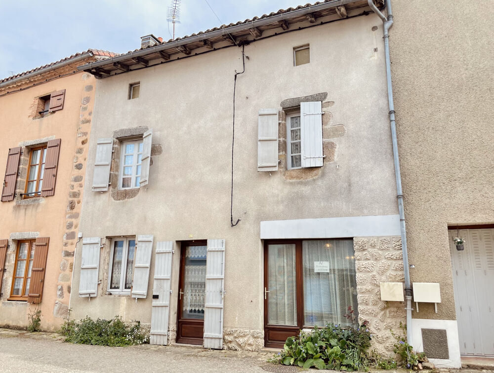 MAISON DE VILLAGE AVEC GRANGE ET JARDIN SÉPARÉS