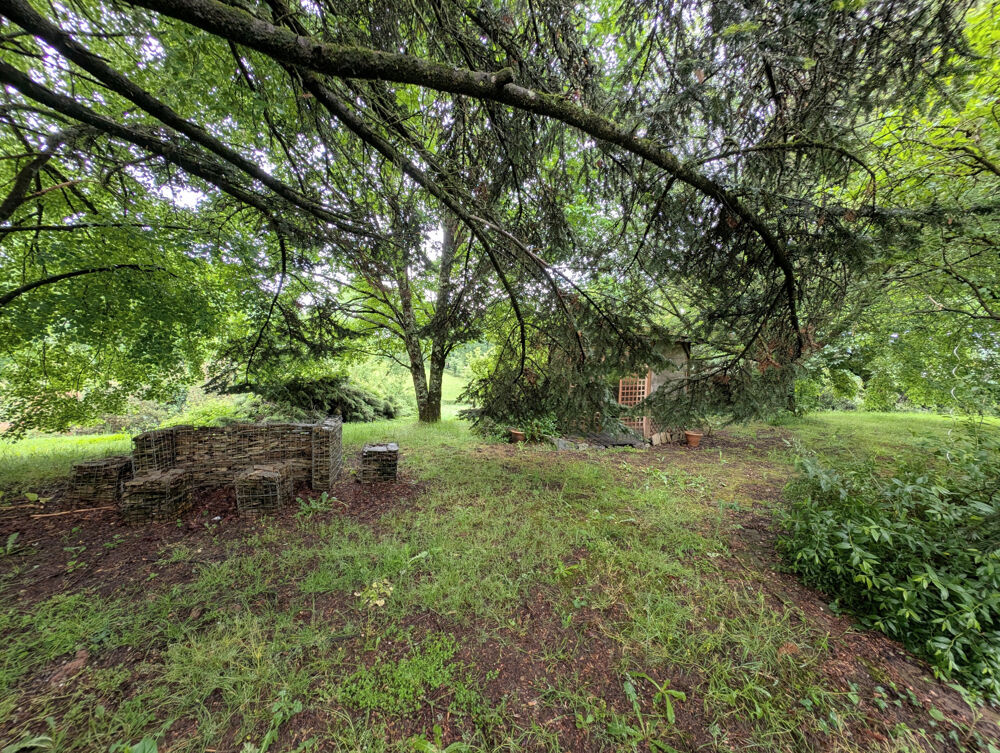 CHARMANTE MAISON DE CAMPAGNE AVEC GRANGE ET JARDIN ATTENANT