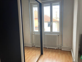 Location Appartement APPARTEMENT AU 1ER ÉTAGE : T2 Roumazieres loubert