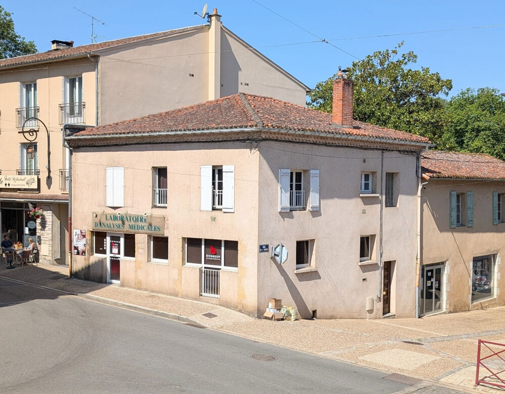 Vente Immeuble CENTRE VILLE, BATIMENT À USAGE PROFESSIONNEL, À RAFRAÎCHIR AVEC COUR ET SOUS-SOL Confolens