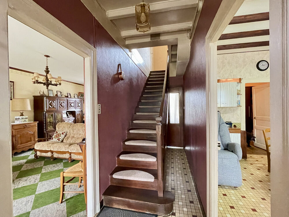 Vente Maison BELLE VUE SUR LA VALLEE, FERMETTE AVEC D�PENDANCES SUR 6,6 HA ENV. ATTENANTS BORD RIVI�RE. Suris