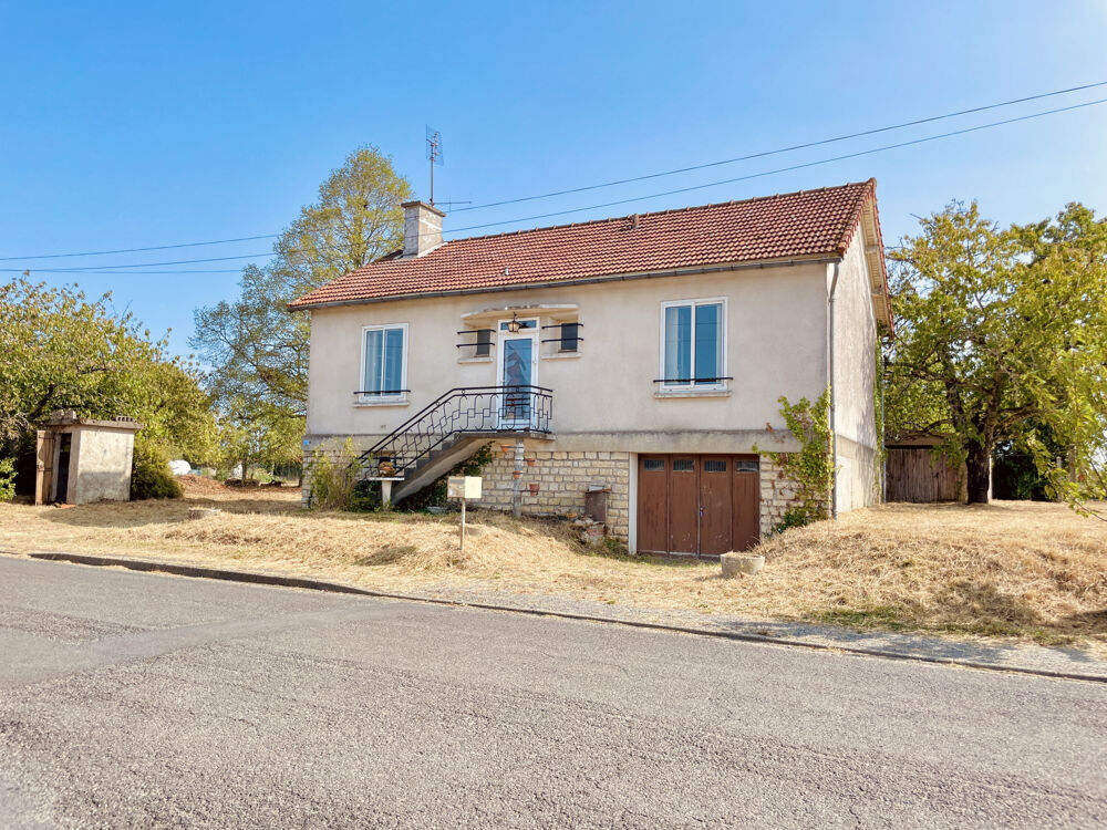 AU CALME D'UN VILLAGE, PAVILLON SUR SOUS SOL COMPLET À RÉNOVER AVEC JARDIN