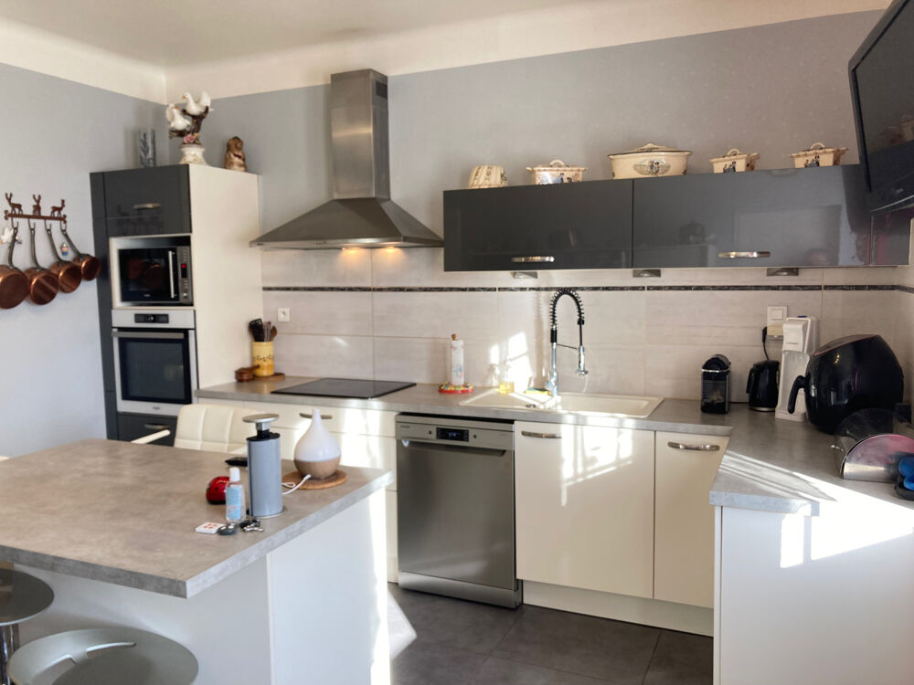 Vente Maison EN CENTRE VILLE, JOLI PAVILLON D'ÉPOQUE BELLES PRESTATIONS INTÉRIEUR Confolens