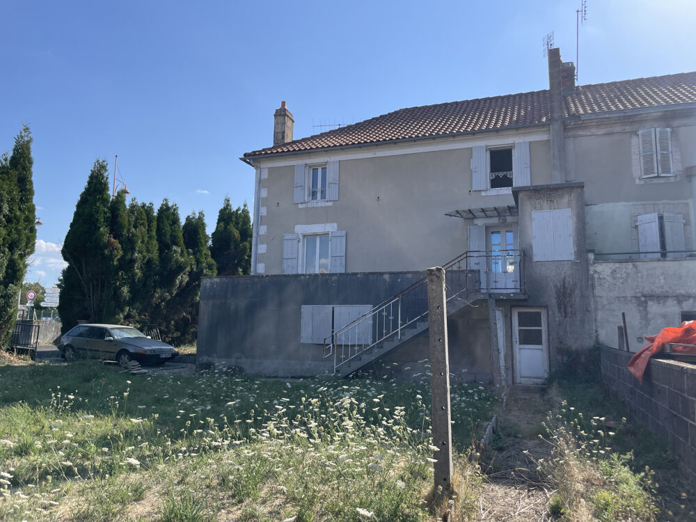 Vente Maison MAISON DE VILLE À RÉNOVER : JARDIN, GARAGE ET BEAU POTENTIEL Terres de haute charente