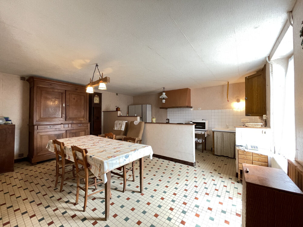 Vente Maison DANS UN HAMEAU, ANCIENNE MAISON DE CAMPAGNE, À RAFRAICHIR, TERRAIN CLOS Alloue