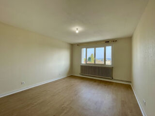  Appartement à louer 3 pièces 98 m²