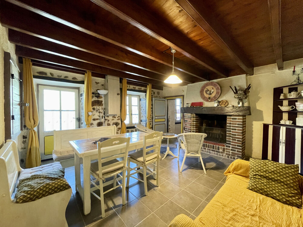 Vente Maison A LA CAMPAGNE, CHARMANT PIED À TERRE EN PIERRE, VENDU MEUBLÉ, AVEC JARDIN CLOS Abzac