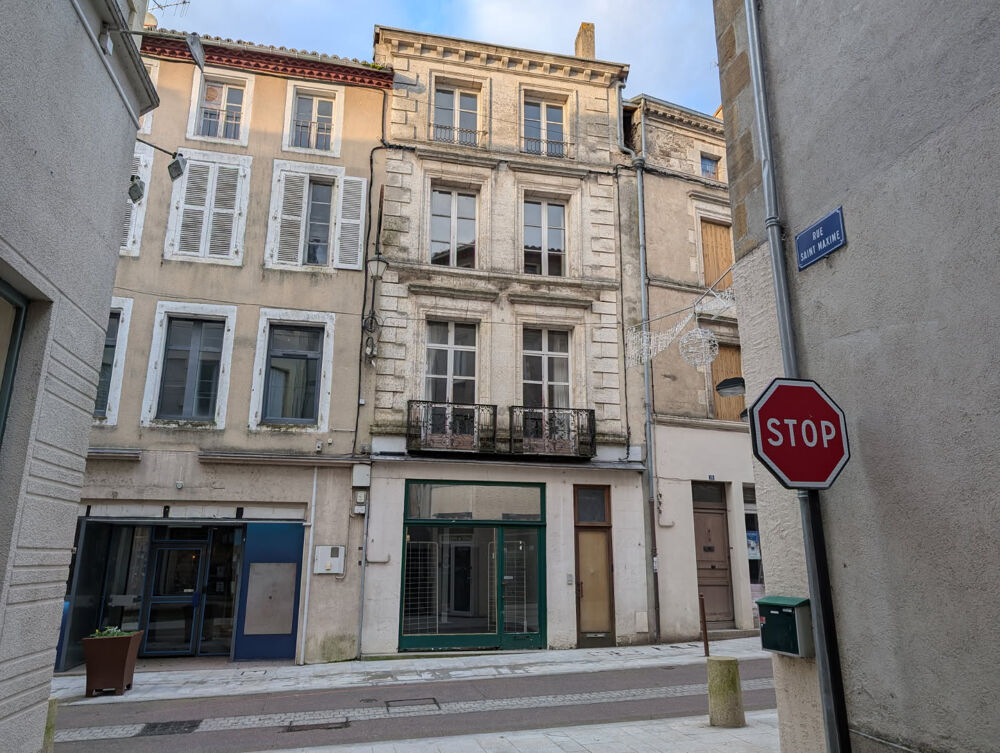 Vente Immeuble INVESTISSEMENT LOCATIF, IMMEUBLE AVEC PATIO ET 2 APPARTEMENTS Confolens
