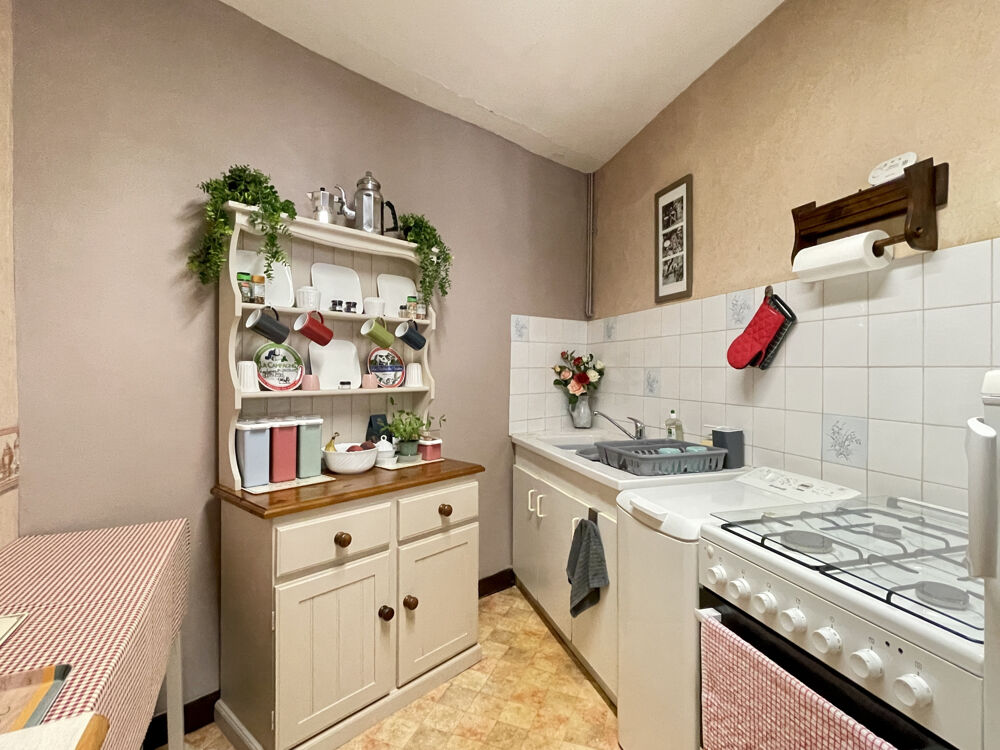 Vente Maison MAISON DE VILLE A RAFRAICHIR AVEC GARAGE SÉPARÉ Confolens