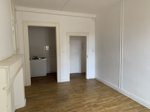   Confolens (16),  APPT 4 : 35.61 m2 envT 1 , 1 chambre. Appartement - 2 pi�ce(s) - 36 m�