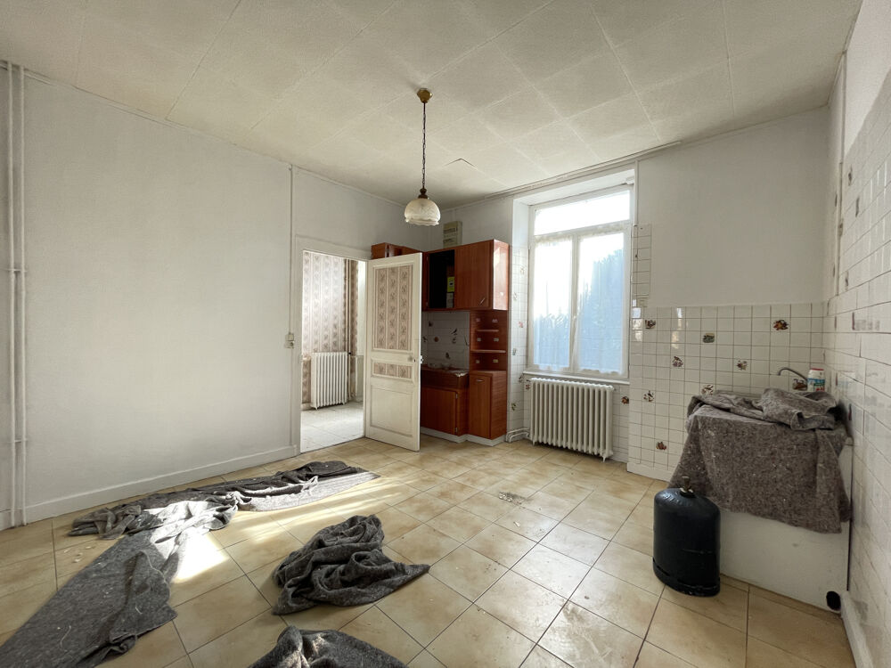 Vente Maison MAISON DE VILLE À RÉNOVER : JARDIN, GARAGE ET BEAU POTENTIEL Terres de haute charente