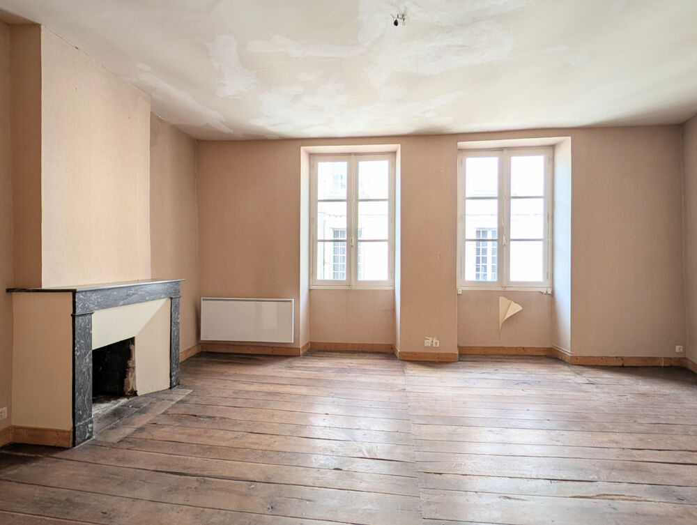 Vente Maison CENTRE VILLE, MAISON À FORT POTENTIEL DE RÉNOVATION Confolens