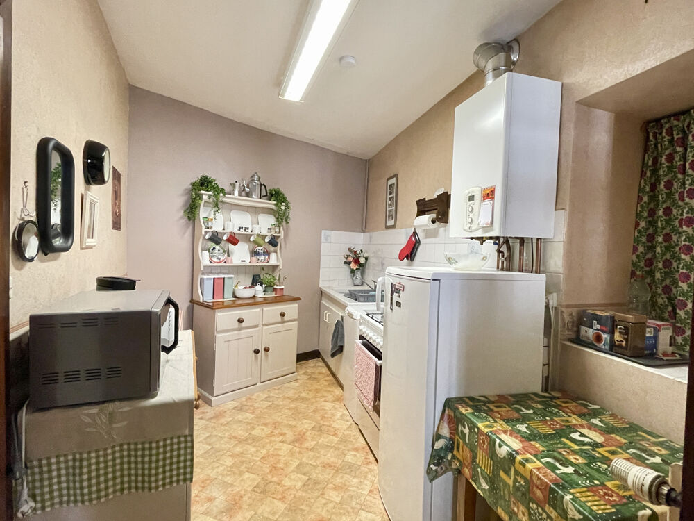 Vente Maison MAISON DE VILLE A RAFRAICHIR AVEC GARAGE SÉPARÉ Confolens