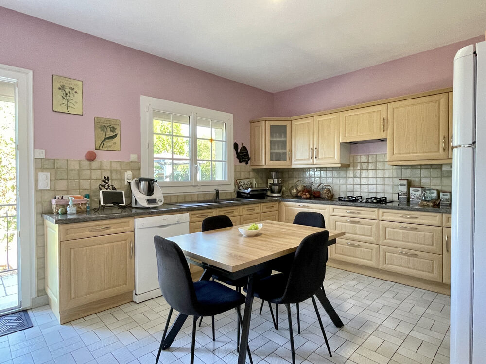 Vente Maison A DEUX PAS DU BOURG, BEAU PAVILLON LUMINEUX ET RÉNOVÉ AVEC SOUS SOL, GARAGE ET TERRAIN Abzac