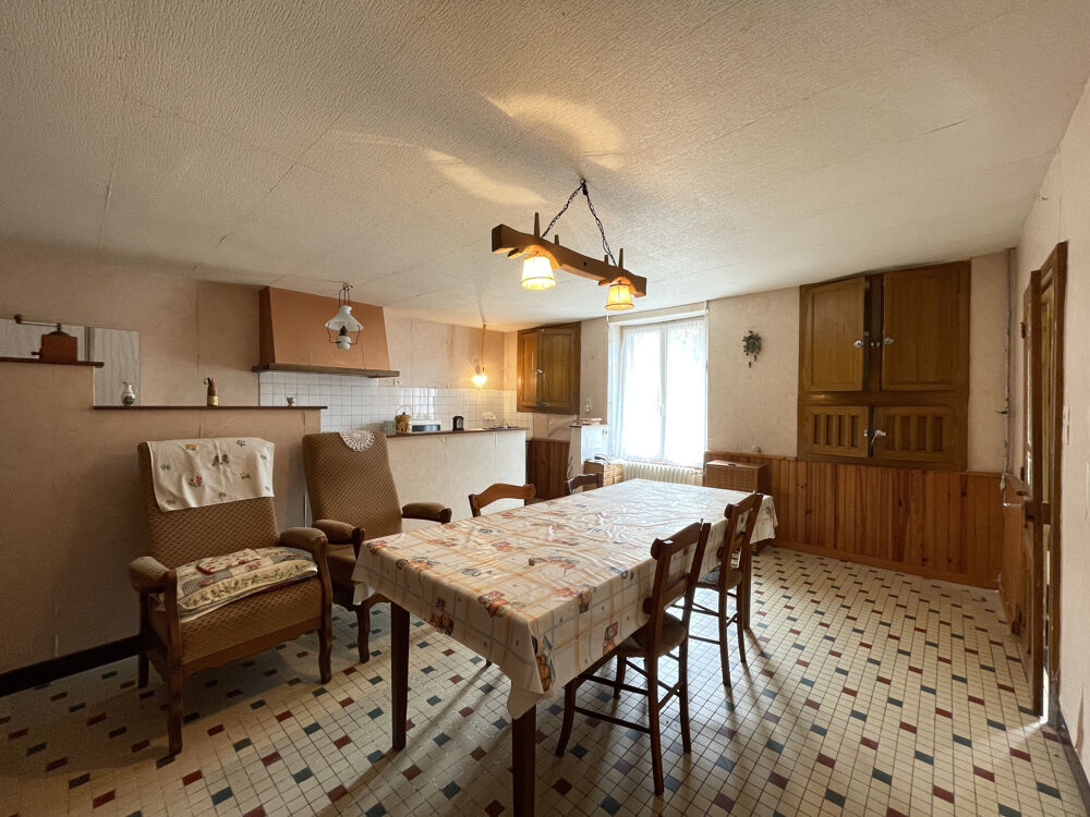 Vente Maison DANS UN HAMEAU, ANCIENNE MAISON DE CAMPAGNE, À RAFRAICHIR, TERRAIN CLOS Alloue