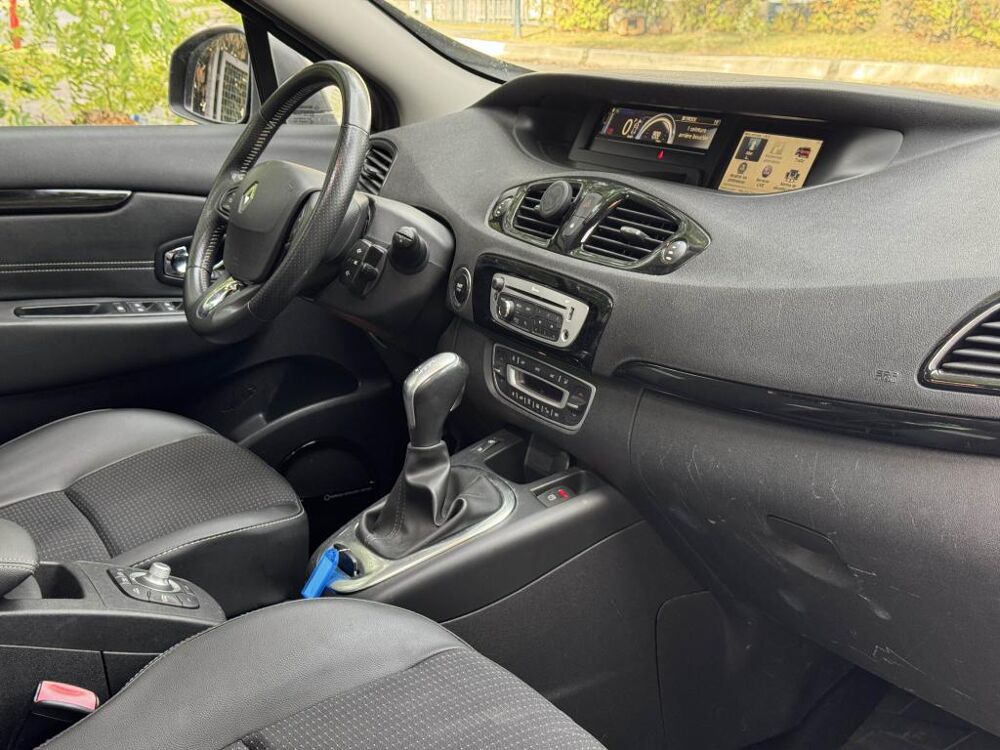 Sc&eacute;nic Grand 1.5 dCi FAP - 110 - BV EDC - 7pl GRAND III MONOSPACE 2013 occasion 77185 Lognes