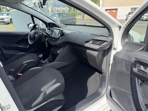 208 1.2i PureTech - 82 Style clim 2016 occasion 19100 Brive-la-Gaillarde