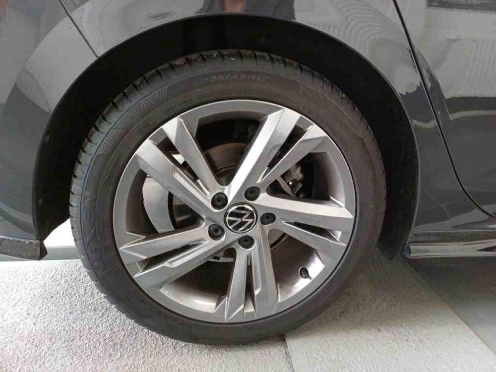 Golf 8 VIII 1.5 TSI 130 R-Line 2024 occasion 35300 Foug&egrave;res