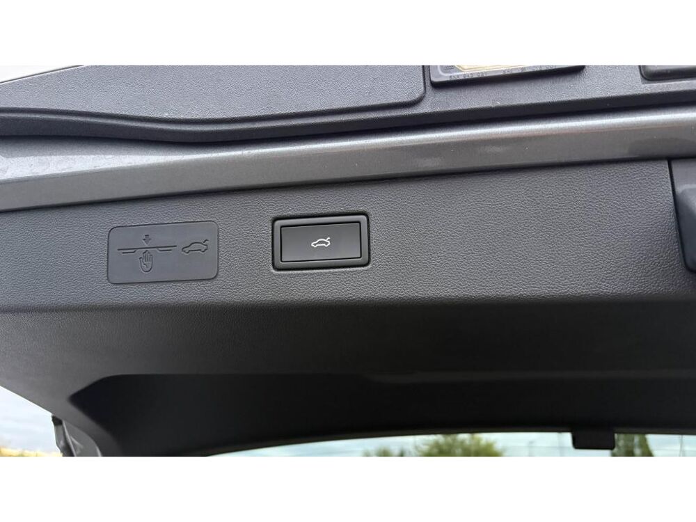 T-ROC 1.5 eTSI 150 DSG R-Line +IQ LIGHT+T.OUVR+PACK BLACK 2026 occasion 81580 Soual