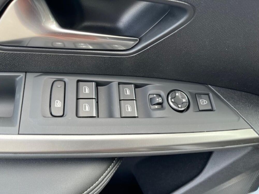 3008 1.2 hybrid 136 gt e-dcs6 2025 occasion 85150 Les Achards