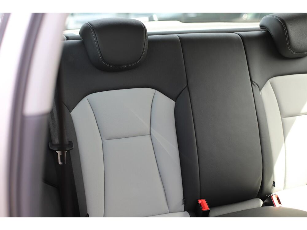 A1 1.4 TFSI - 122 - BV S-tronic - Start/Stop BERLINE Attractio 2011 occasion 60740 Saint-Maximin