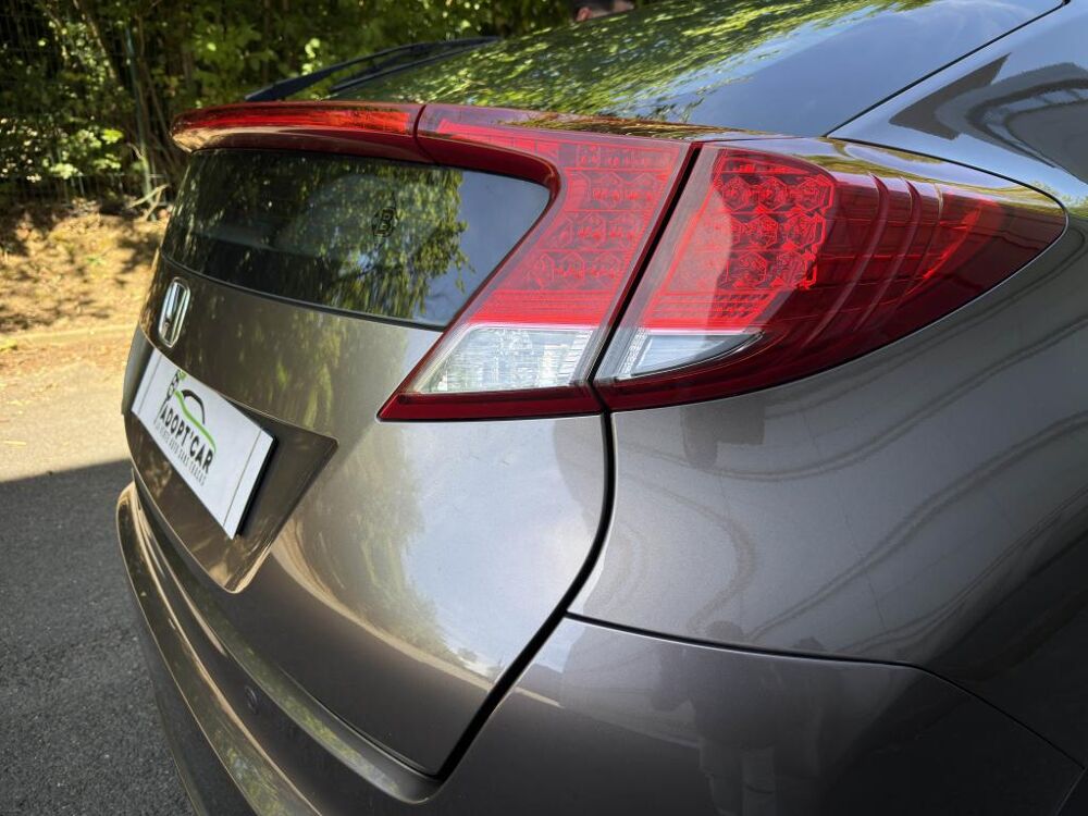 Civic 1.8 i-VTEC 2013 BERLINE Ex&eacute;cutive 2013 occasion 77185 Lognes