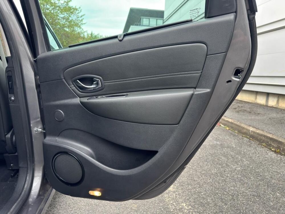 Sc&eacute;nic 1.2 Energy TCe 130 III MONOSPACE Bose PHASE 3 2013 occasion 77185 Lognes