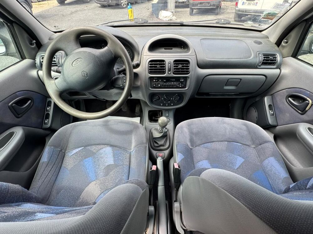 Clio 1.2l 5 portes / ideal jeune permis / embrayage, distribution 1999 occasion 30260 Orthoux-S&eacute;rignac-Quilhan