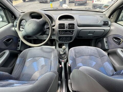Clio 1.2l 5 portes / ideal jeune permis / embrayage, distribution 1999 occasion 30260 Orthoux-S&eacute;rignac-Quilhan