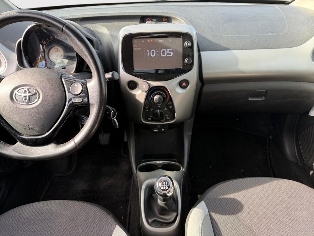 Aygo 1.0 VVT-i II 2017 x-play PHASE 1 2017 occasion 13400 Aubagne
