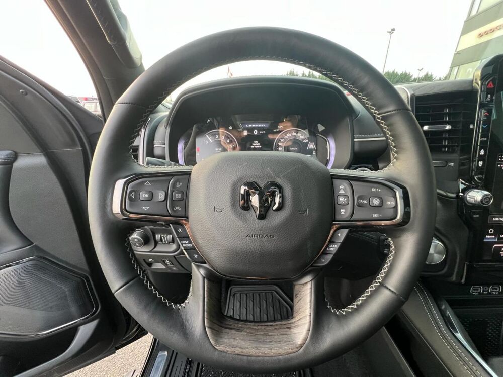 RAM 1500 CREW LIMITED NIGHT EDITION BOX HAYON MULTI 2026 occasion 91830 Le Coudray-Montceaux