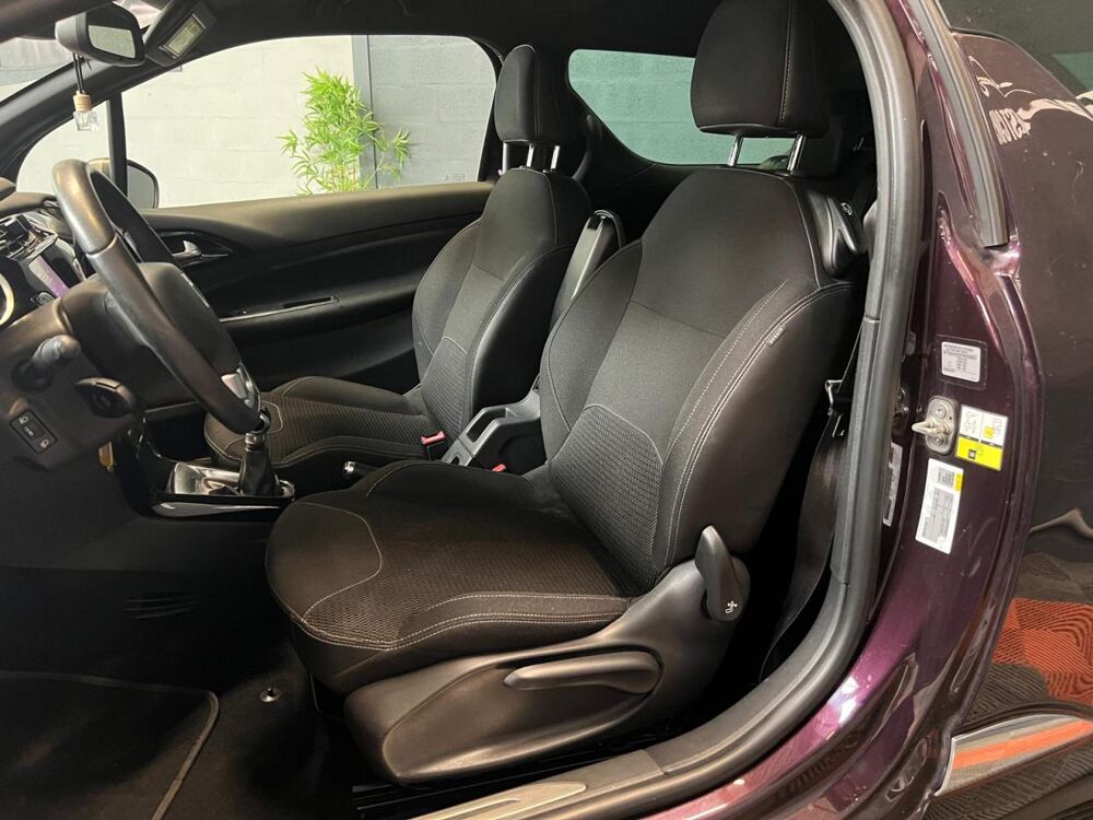 DS3 1.2i PureTech 12V S&S 110CH So Chic - GARANTIE 6 MOIS 2015 occasion 33700 M&eacute;rignac
