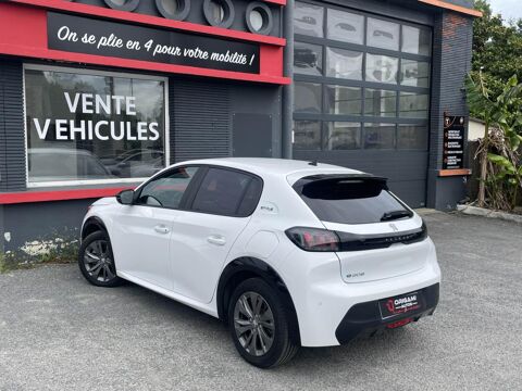 208 e-STYLE + OPTIONS 136ch 50 kWh 2023 occasion 44700 Orvault