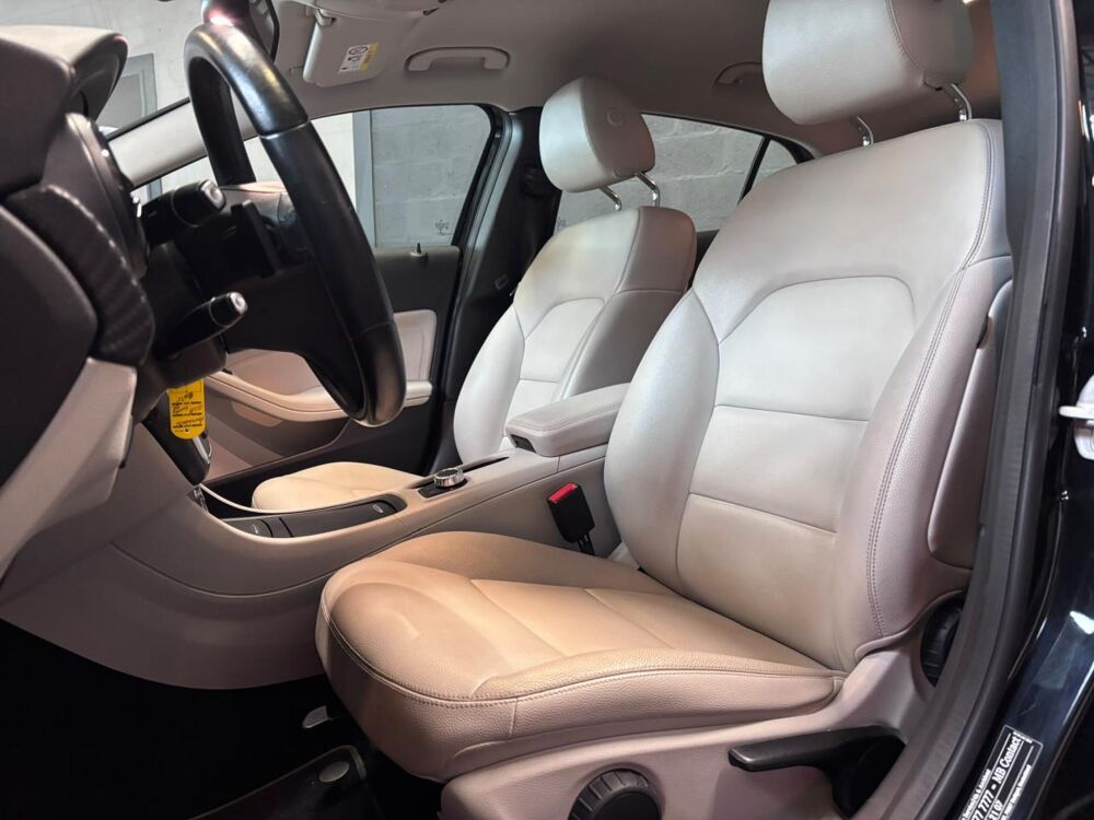 Classe GLA 200 CDI BV 7G-DCT BM X156 Intuition - GARANTIE 6 MOIS MINIM 2014 occasion 33700 M&eacute;rignac