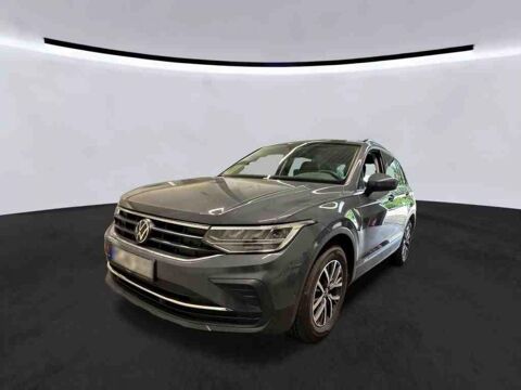 Volkswagen Tiguan 2.0 TDI 150 DSG Life avec Attelage amovible 2023 occasion Foug&egrave;res 35300