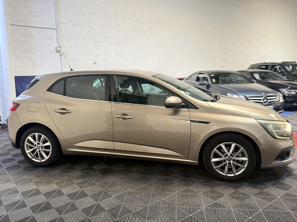 M&eacute;gane 1.2 Energy TCe - 130 Zen SUIVI RENAULT GARANTIE 12 MO 2016 occasion 94360 Bry-sur-Marne
