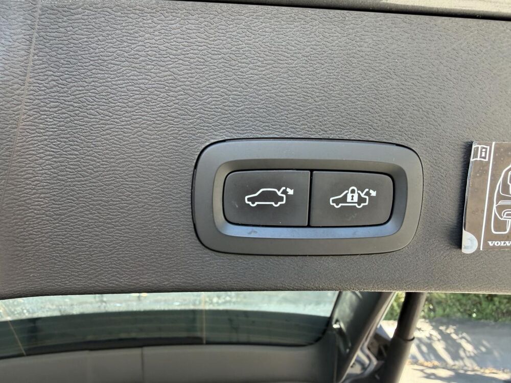 XC40 D4 AWD AdBlue - 190 - BVA Geartronic Momentum 2018 occasion 35780 La Richardais