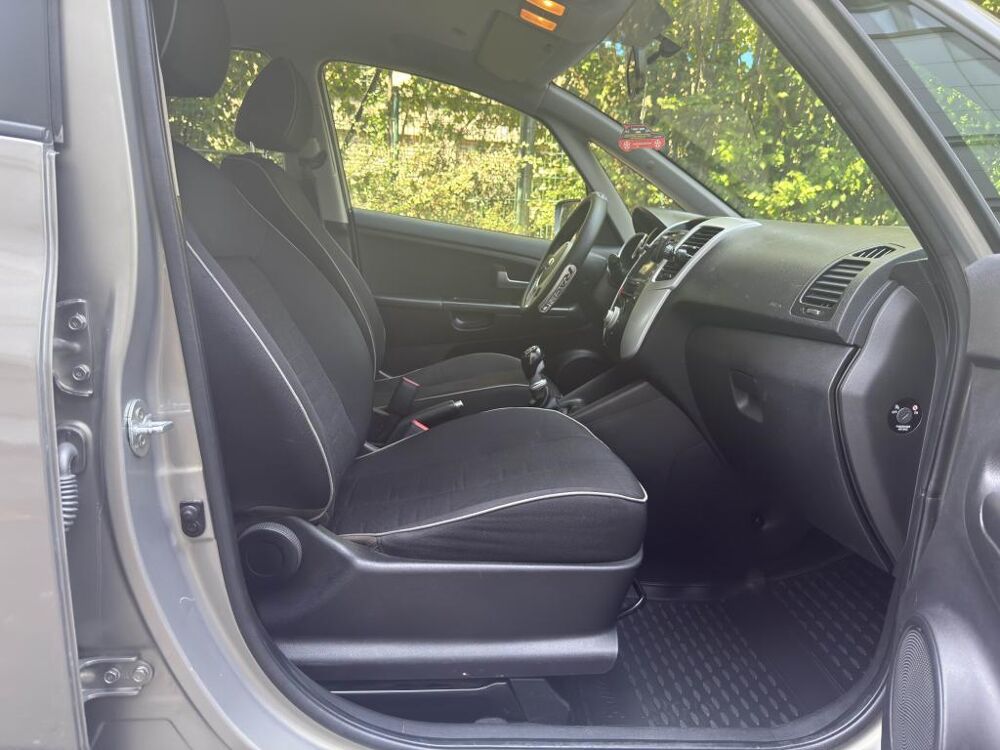 Venga 1.6 CRDi 115 BERLINE Edition 7 2013 occasion 77185 Lognes