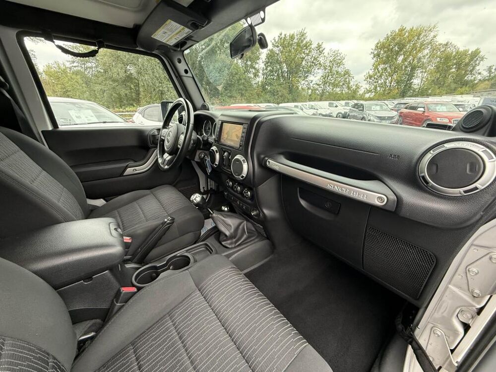 Wrangler 2.8 CRD 200CH Unlimited Sahara ATTELAGE + GPS + CLIM 2012 occasion 19100 Brive-la-Gaillarde