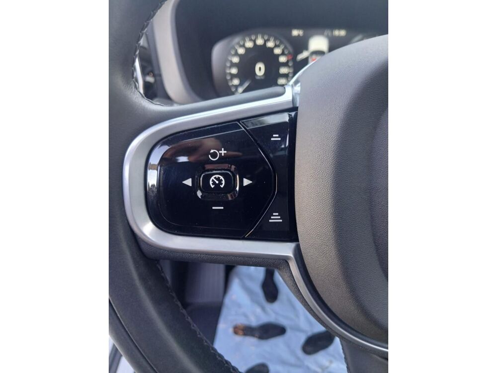 XC60 B4 Micro-Hybride Diesel / 197 Ch / BVA Geartronic / Finitio 2021 occasion 50640 Le Teilleul