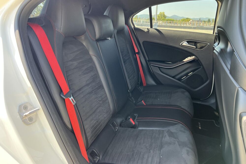 Classe A A 45 - 381 ECHAPPEMENT PERFORMANCE AMG 4-Matic CARPLAY 2015 occasion 78760 Jouars-Pontchartrain
