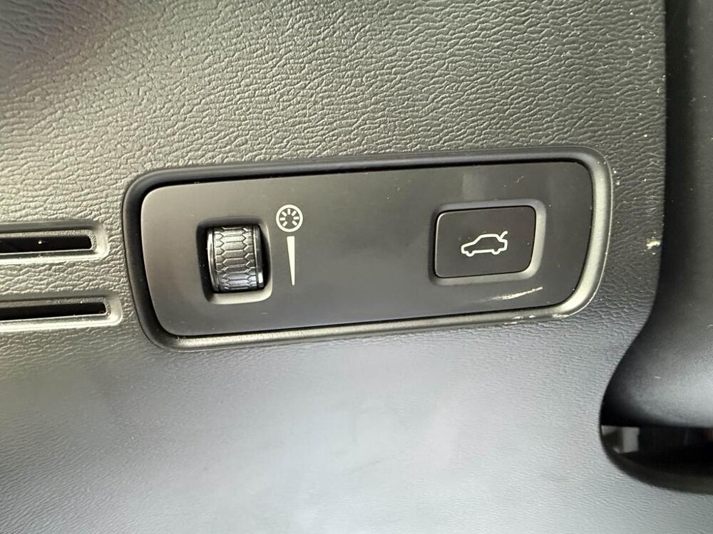 XC40 D3 AdBlue - 150 - BVA Geartronic Inscription GPS + TOIT OUV 2019 occasion 19100 Brive-la-Gaillarde