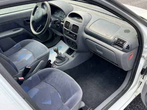 Clio 1.2l 5 portes / ideal jeune permis / embrayage, distribution 1999 occasion 30260 Orthoux-S&eacute;rignac-Quilhan
