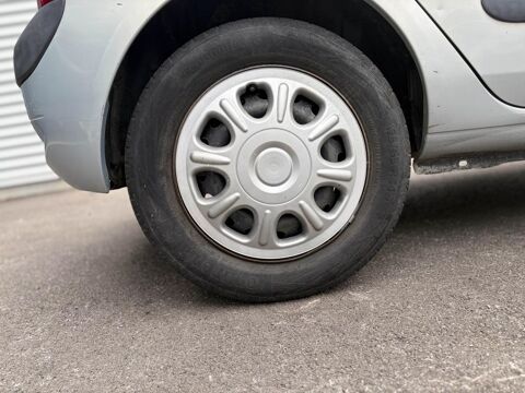 Clio 1.2i 16V II BERLINE Confort Authentique PHASE 3 2004 occasion 76710 Eslettes