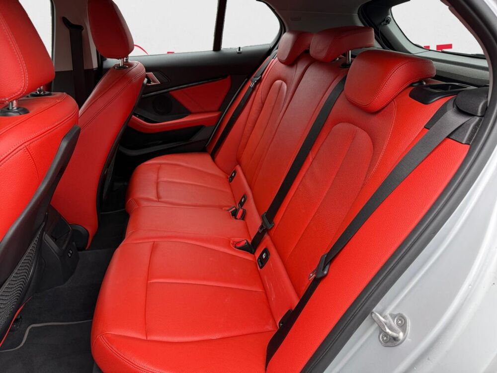 S&eacute;rie 1 118i BERLINE F40 Business Design (118 i) 2019 occasion 13400 Aubagne