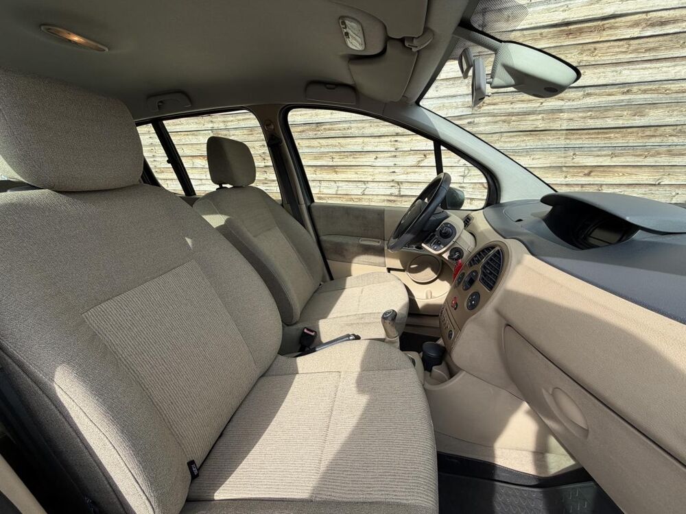 Modus 1.5 dCi - 80 Luxe Privil&egrave;ge PHASE 1 2004 occasion 19100 Brive-la-Gaillarde