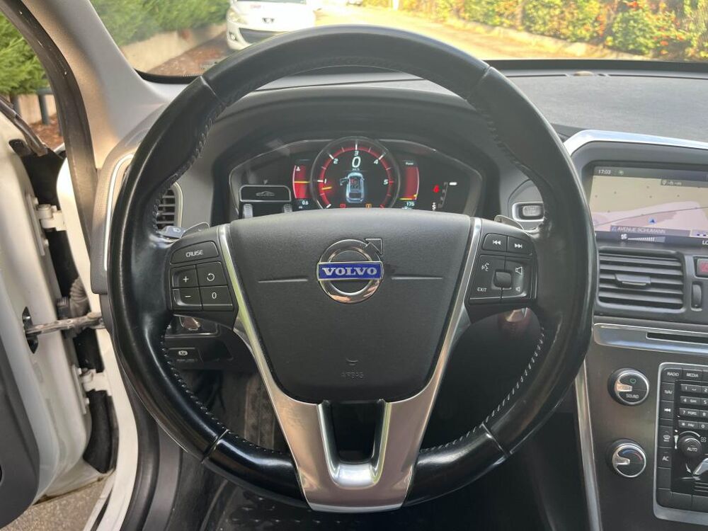 XC60 D4 AWD 163CH - 1ERE MAIN - ETAT IRREPROCHABLE - FULL ENTRET 2013 occasion 13760 Saint-Cannat