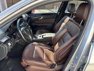 Classe E E 300 cdi BlueTEC Hybrid - BVA 7G-Tronic Plus BERLINE - BM 2012 occasion 83490 Le Muy