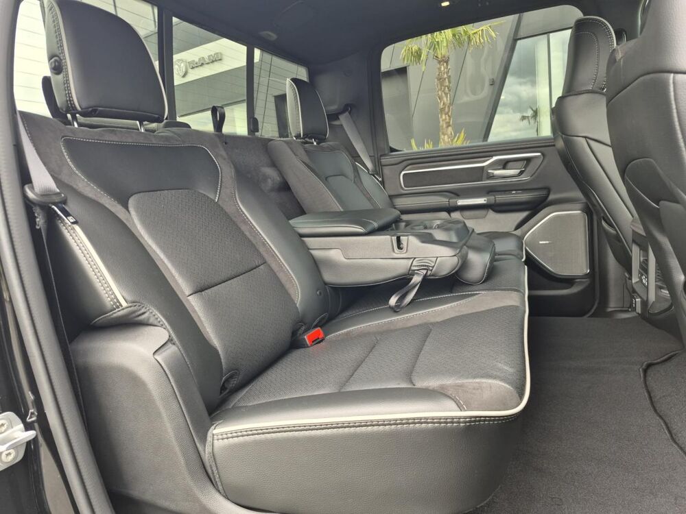 RAM 1500 CREW LAIE SPORT NIGHT EDITION AIR BOX HAYON MULTI 2025 occasion 91830 Le Coudray-Montceaux