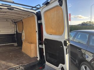 Trafic L2H1 1300 Kg 1.6 dCi 125 Grand Confort CARPLAY GALLERIE 2018 occasion 49070 Beaucouz&eacute;